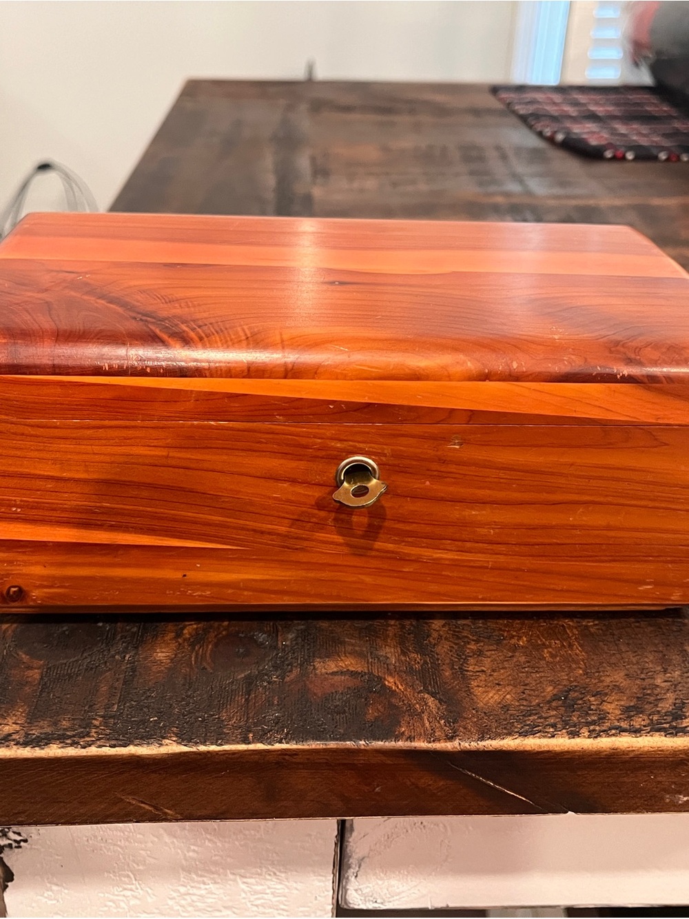 Vintage Lane Polished Wooden Cedar Jewelry Trinket Box in Rich Brown